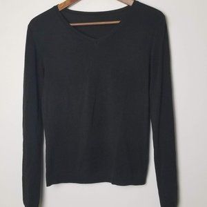 Black V-neck Small Sweater